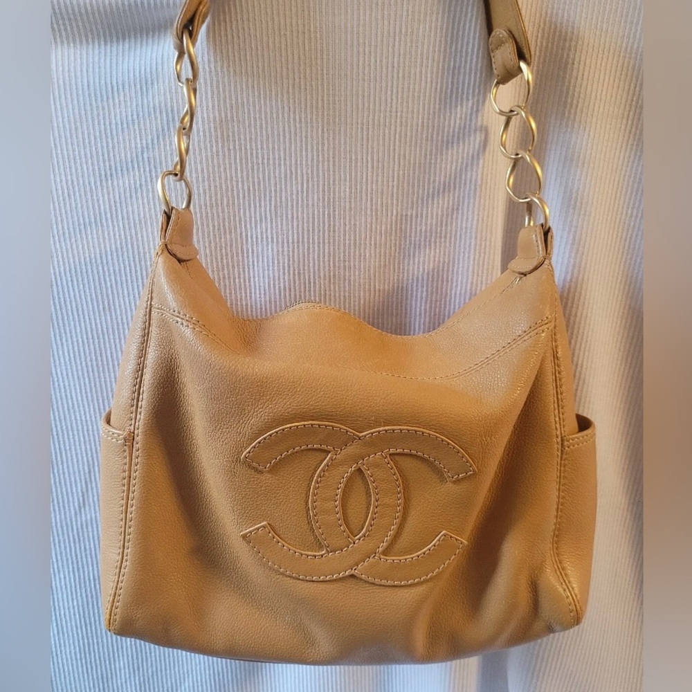 Chanel CC logo Tan color Medium shoulder bag Authentic